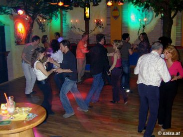 Kufstein: Salsa im Bolero - anklicken zum Vergröern - click to enlarge