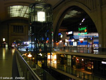Salsa im Hauptbahnhof in Leipzig (anklicken zum Vergrern, mit ALT+F4 wieder schliessen)