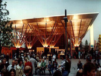 Salsa: Kolumbianisches Pavillon, Wolfsburg Pavillon_aussen.jpg